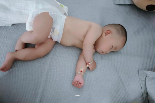 乐山没满月的宝宝